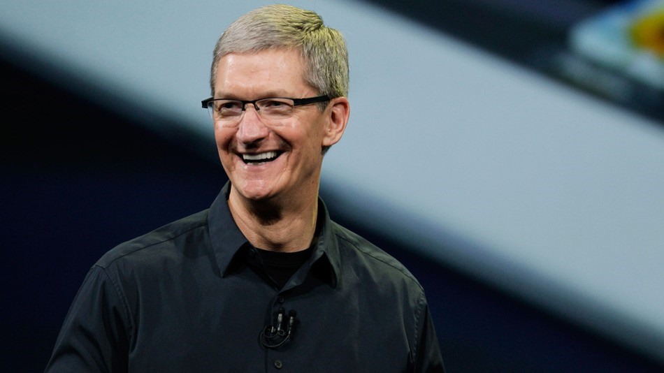 Tim Cook cho rằng việc là người đồng tính đã giúp cho ông hiểu và đồng cảm được với cảm giác yếu thế của những nhóm người thiểu số. “Điều đó hóa ra là một lợi thế cực kỳ lớn”, ông nói.