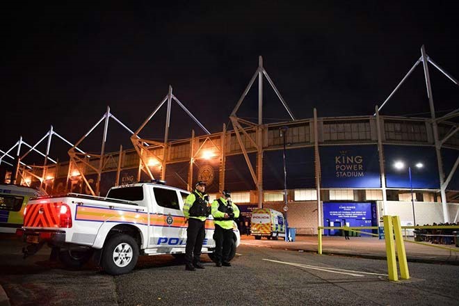 Tai nạn kinh hoành: Trực thăng của chủ tịch CLB Leicester City bị rơi, bốc cháy dữ dội - ảnh 6 Tai nạn kinh hoành: Trực thăng của chủ tịch CLB Leicester City bị rơi, bốc cháy dữ dội - ảnh 6