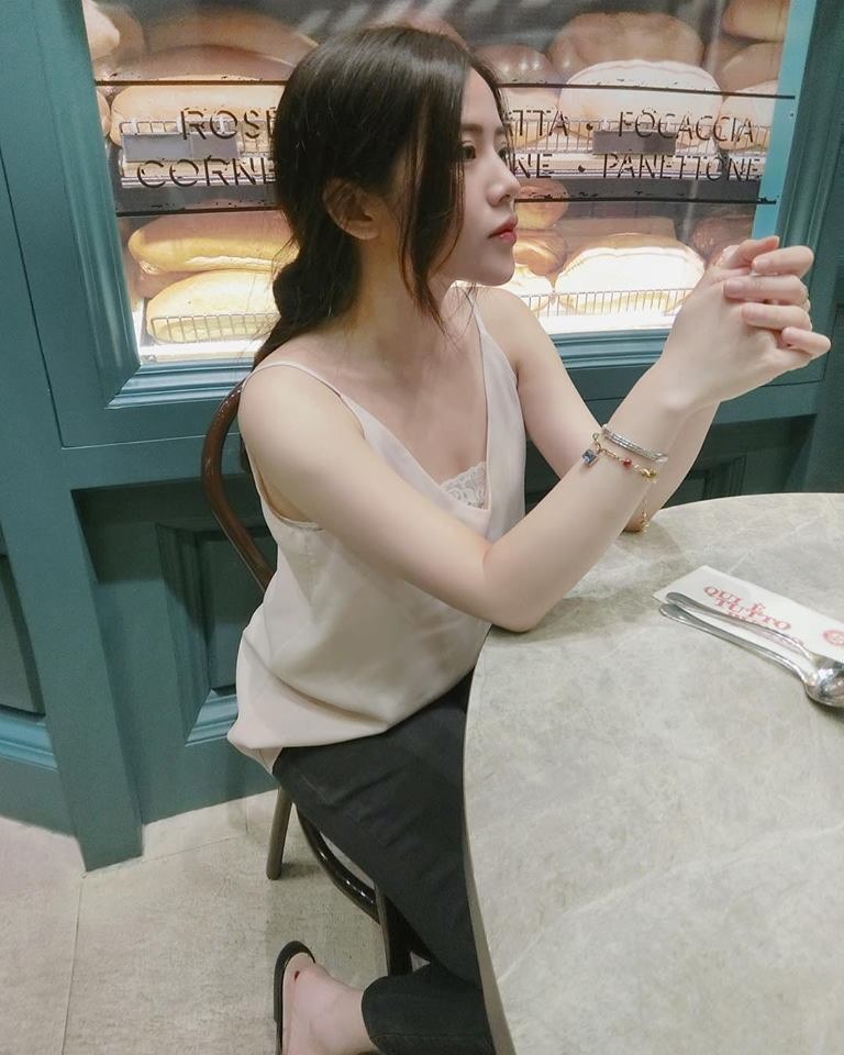 Ông Thoại Liên vừa xinh xắn, trẻ trung lại còn biết hưởng thụ hết mình.