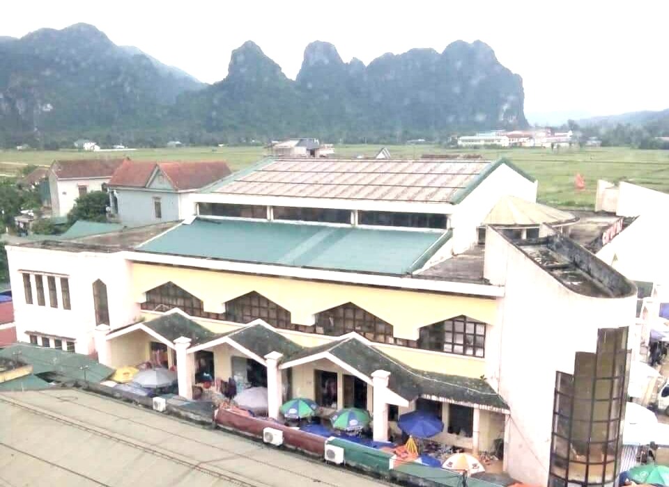 Chợ Quy Đạt - một trong những đơn vị do BQL CCTCC quản lý. Ảnh: Lê Phi Long