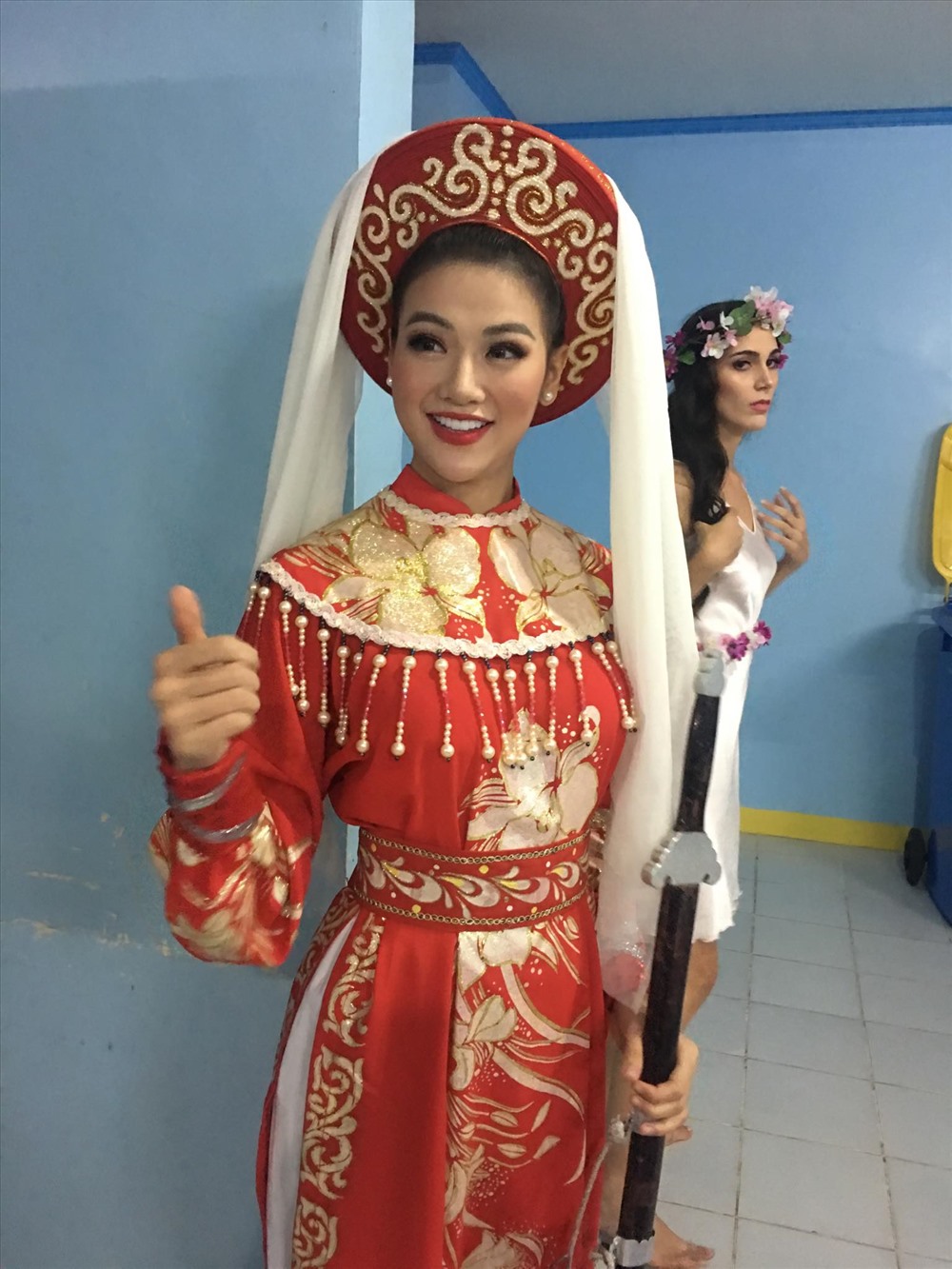 Nguyễn Phương Khánh giành Huy chương vàng của nhóm trong phần thi dạ hội.