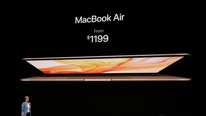 Với nhiều cải tiến vượt bậc, iPad Pro mới có giá bán từ 799 USD cho phiên bản 11inch và 999 USD cho phiên bản 12,9inch.