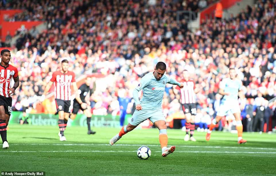 Hazard đá thanh thoát trận này qua trận khác.