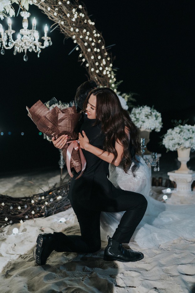 Kim Cương không khỏi xúc động trước những hành động của Ưng Hoàng Phúc.