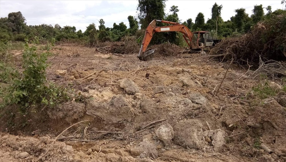 Cách đây vài tháng, xuất hiện cả những xe cuốc, vô khu vực khoảnh 7, tiểu khu 363; lúc đó vẫn còn rừng (Hình ảnh do người dân cung cấp).