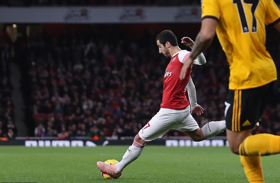 Mkhitaryan ghi bàn ấn định tỷ số 1-1 của trận đấu. Ảnh: Getty Images.