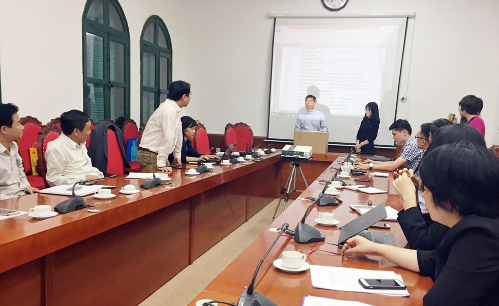 Quang cảnh Lễ mở hồ sơ đề xuất về tài chính Gói thầu mua sữa học đường tại Hà Nội.