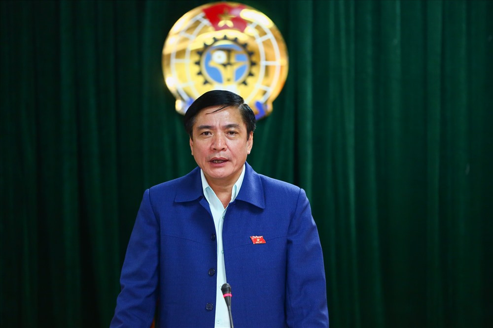 Đồng chí Bùi Văn Cường - Ủy viên T.Ư Đảng, Chủ tịch Tổng LĐLĐVN phát biểu tại buổi làm việc. Ảnh: Sơn Tùng.