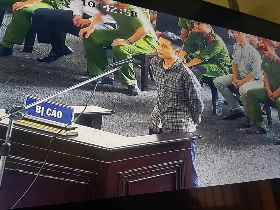 Tiến tại tòa.