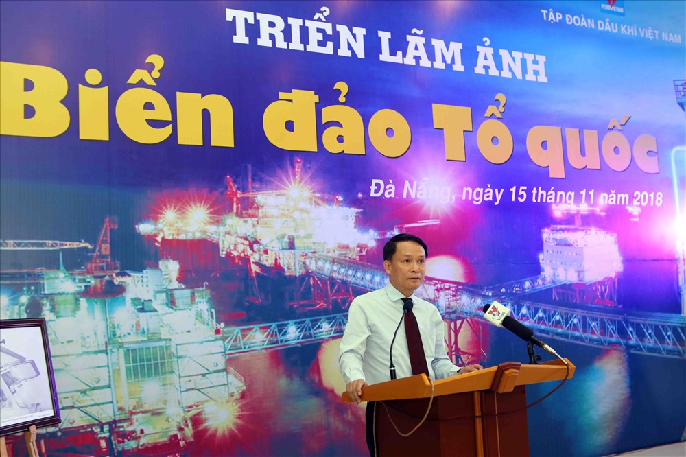 Triển lãm ảnh Biển đảo Tổ quốc do TTXVN phối hợp Tập đoàn Dầu khí Việt Nam tổ chức