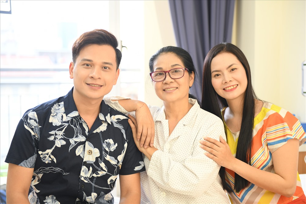 Lương Nguyệt Anh chia sẻ cô thẹn thùng khi đóng cảnh tình tứ với MC Danh Tùng.