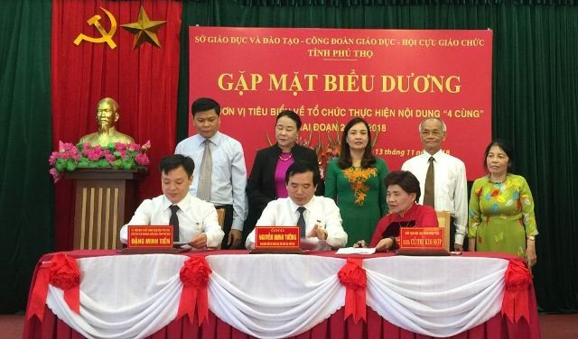 Sở GDĐT, CĐ ngành Giáo dục và Hội Cựu giáo chức tỉnh Phú Thọ ký kết Chương trình phối hợp “4 cùng” giai đoạn 2018 – 2022. Ảnh: Minh Tiến - CĐ ngành Giáo dục Phú Thọ