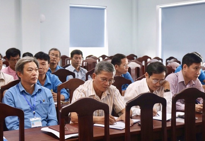 Cán bộ CĐ các cấp tham dự buổi tập huấn. Ảnh: PĐ.