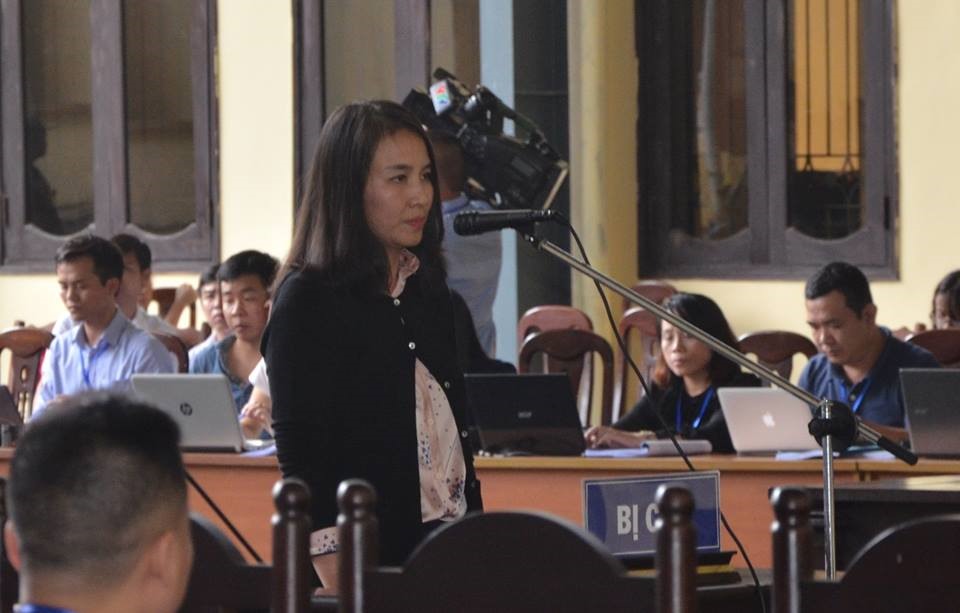 Lưu Thị Hồng tại tòa.