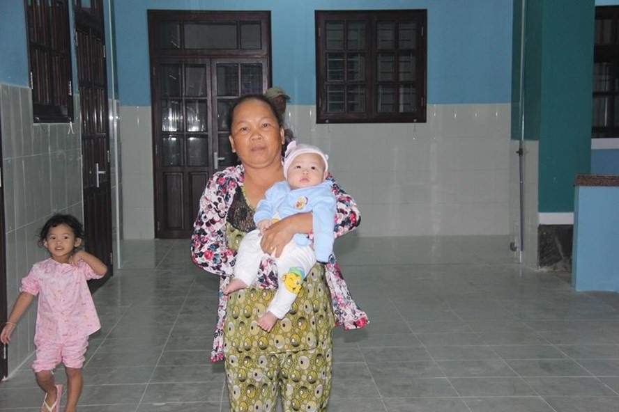 Người dân Cần Giờ đi tránh bão số 13 năm 2017.