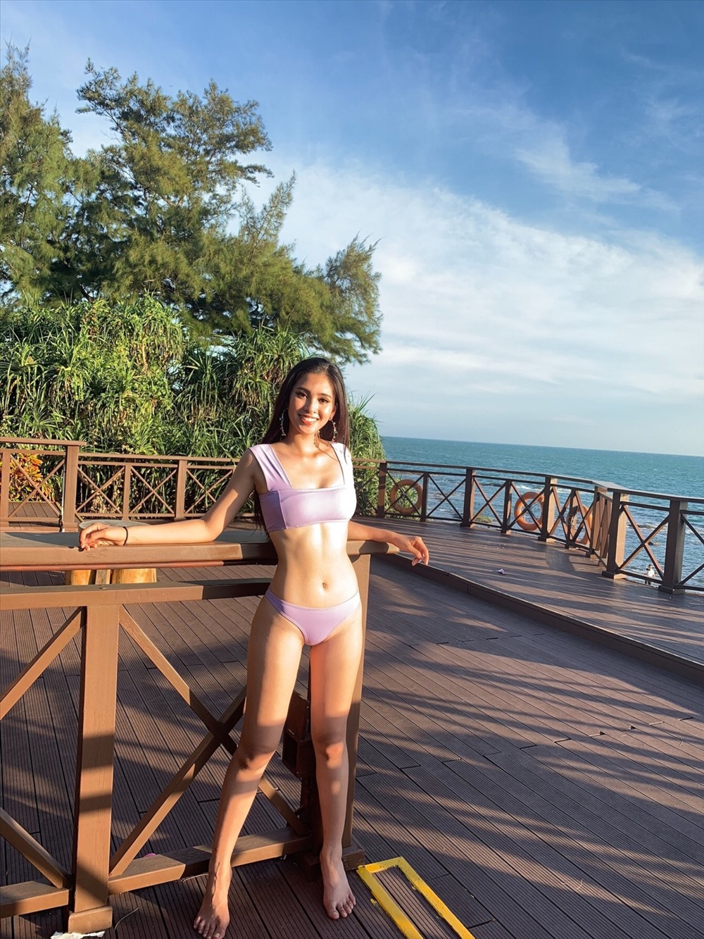 Hoa hậu Tiểu Vy diện bikini khoe thân hình nóng bỏng tại Miss World - ảnh 1