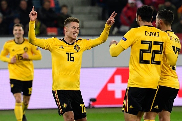 Thorgan Hazard (số 16) đưa ĐT Bỉ vươn lên dẫn trước từ khá sớm (Ảnh: Getty)