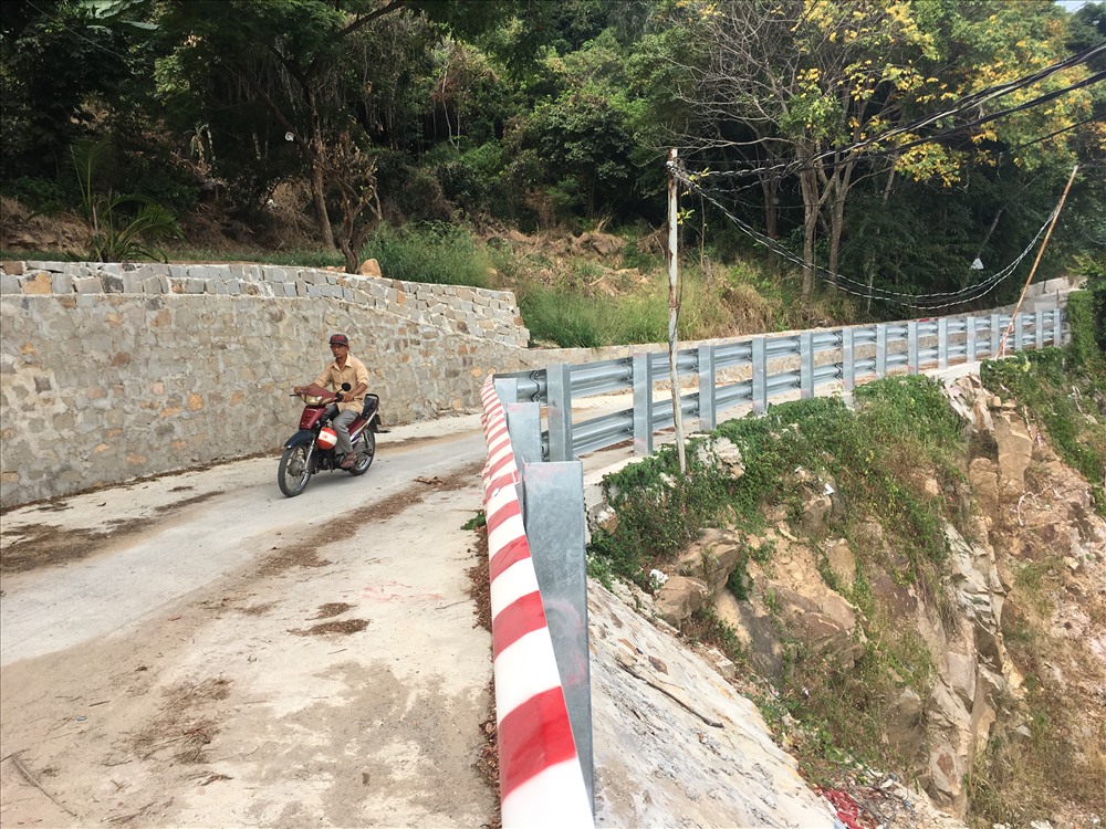 kè chắn núi Lớn