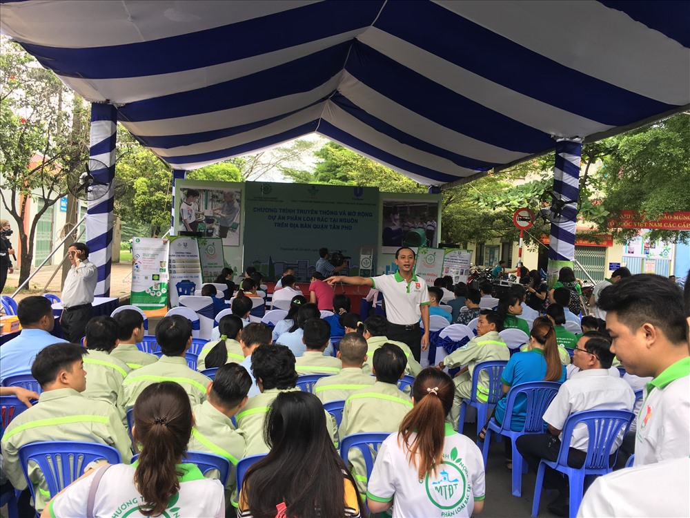 Quang cảnh lễ phát động người dân PLRTN ở TP HCM. Ảnh: C.H