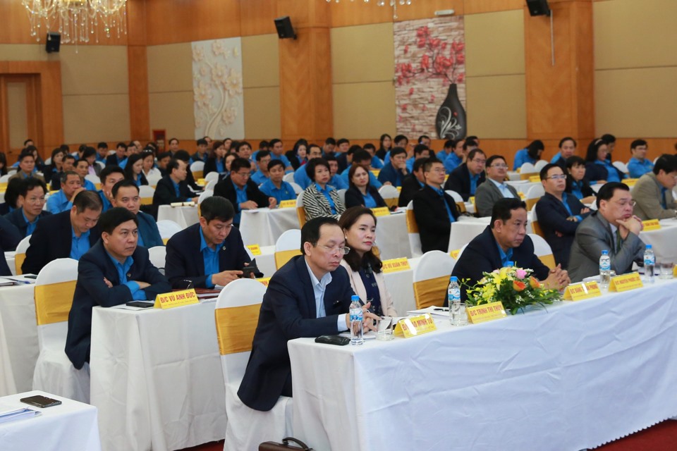Các đại biểu tham gia Hội nghị BCH Tổng LĐLĐVN lần thứ hai, khoá XII. Ảnh: Hải Nguyễn