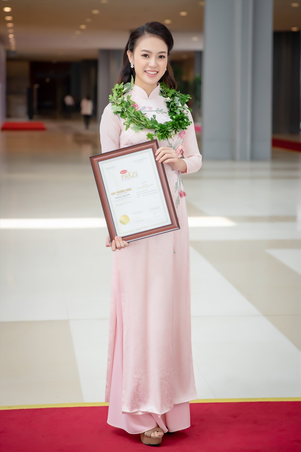 Với Ngọc Vân, showbiz còn lĩnh vực nghiên cứu mới là niềm đam mê.