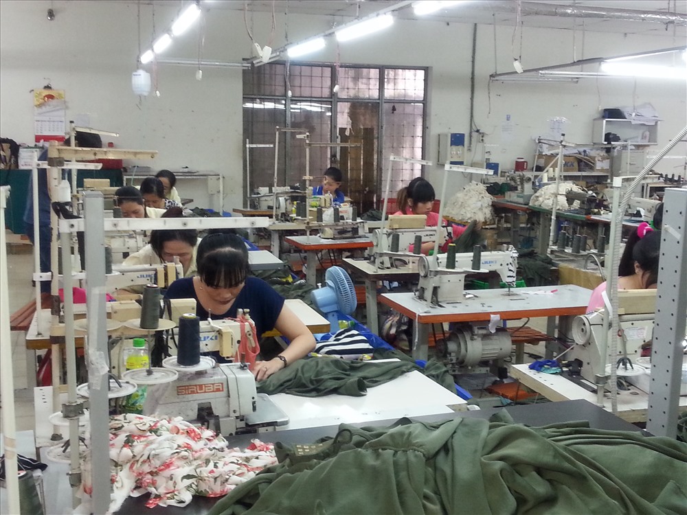 Xa trung tâm là một phần lý do khiến các doanh nghiệp sản xuất khó tuyển được nhân sự