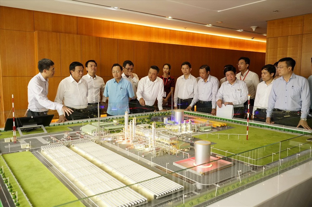 Hệ thống công trình khí được giới thiệu với các lãnh đạo cấp cao