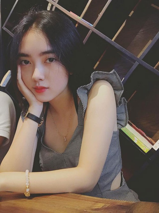 Nhan sắc ngọt ngào của bạn gái tin đồn Hà Đức Chinh. Ành: FBNV