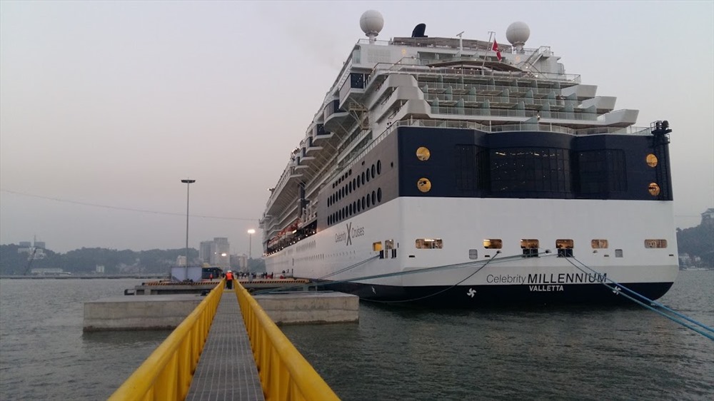 Cảng hành khách quốc tế Hạ Long có thể tiếp nhận được tàu du lịch quốc tế lớn nhất hiện nay trên thế giới – dài khoảng 330m, sức chở 6.500 hành khách. Ảnh: N.H