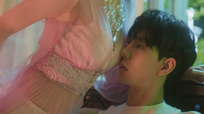 Ra mắt mv Chi Pu đá đểu Hương Tràm ?