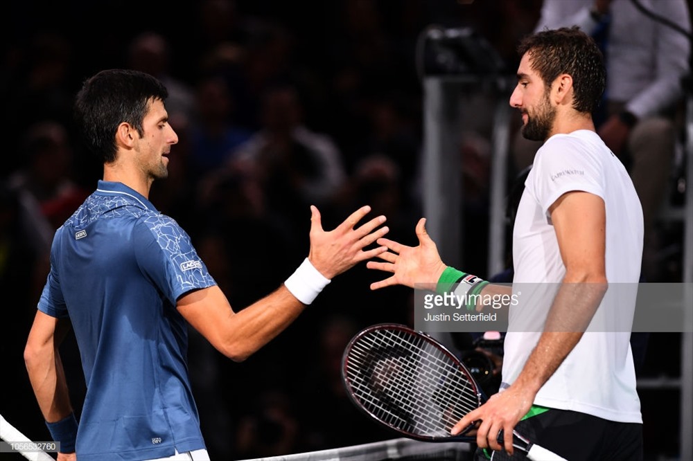 Djokovic ngược dòng ngoạn mục để lọt vào bán kết Paris Masters. Ảnh: Getty.