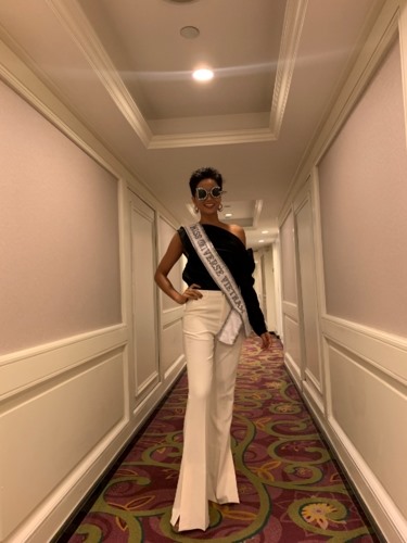 Hoa hậu H'Hen Niê đọ sắc cùng đối thủ trong ngày đầu Miss Universe 2018 - ảnh 2 Hoa hậu H'Hen Niê đọ sắc cùng đối thủ trong ngày đầu Miss Universe 2018 - ảnh 2