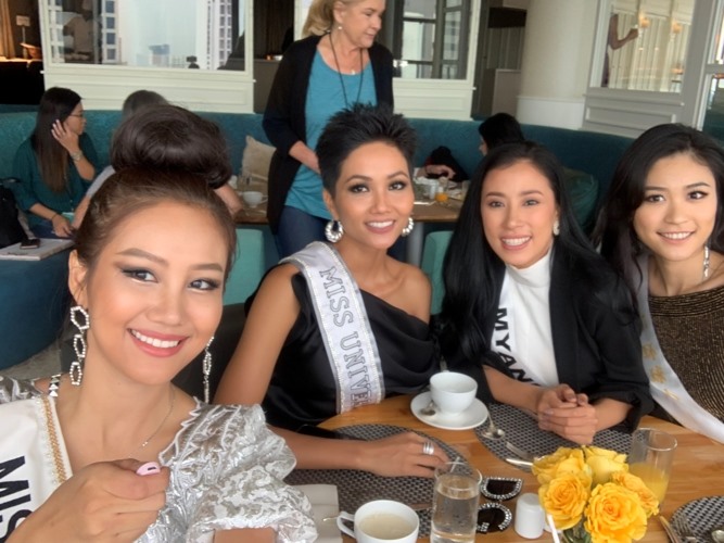 Hoa hậu H'Hen Niê đọ sắc cùng đối thủ trong ngày đầu Miss Universe 2018 - ảnh 9 Hoa hậu H'Hen Niê đọ sắc cùng đối thủ trong ngày đầu Miss Universe 2018 - ảnh 9