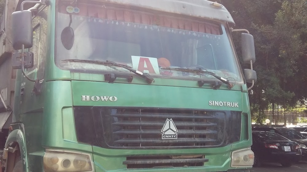 Một số xe có phù hiệu riêng để nhận biết. Ảnh: N.H
