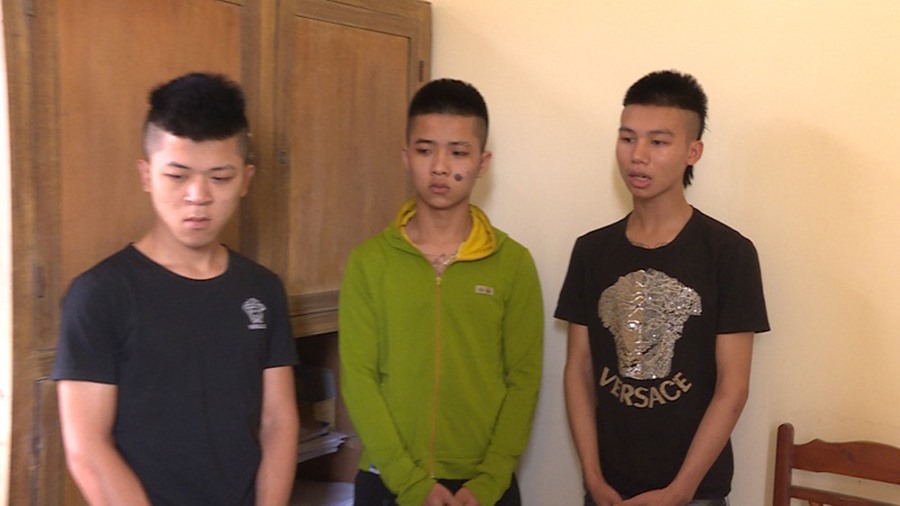 3 đối tượng mang loa đi đòi nợ và gây rối trật tự công cộng.