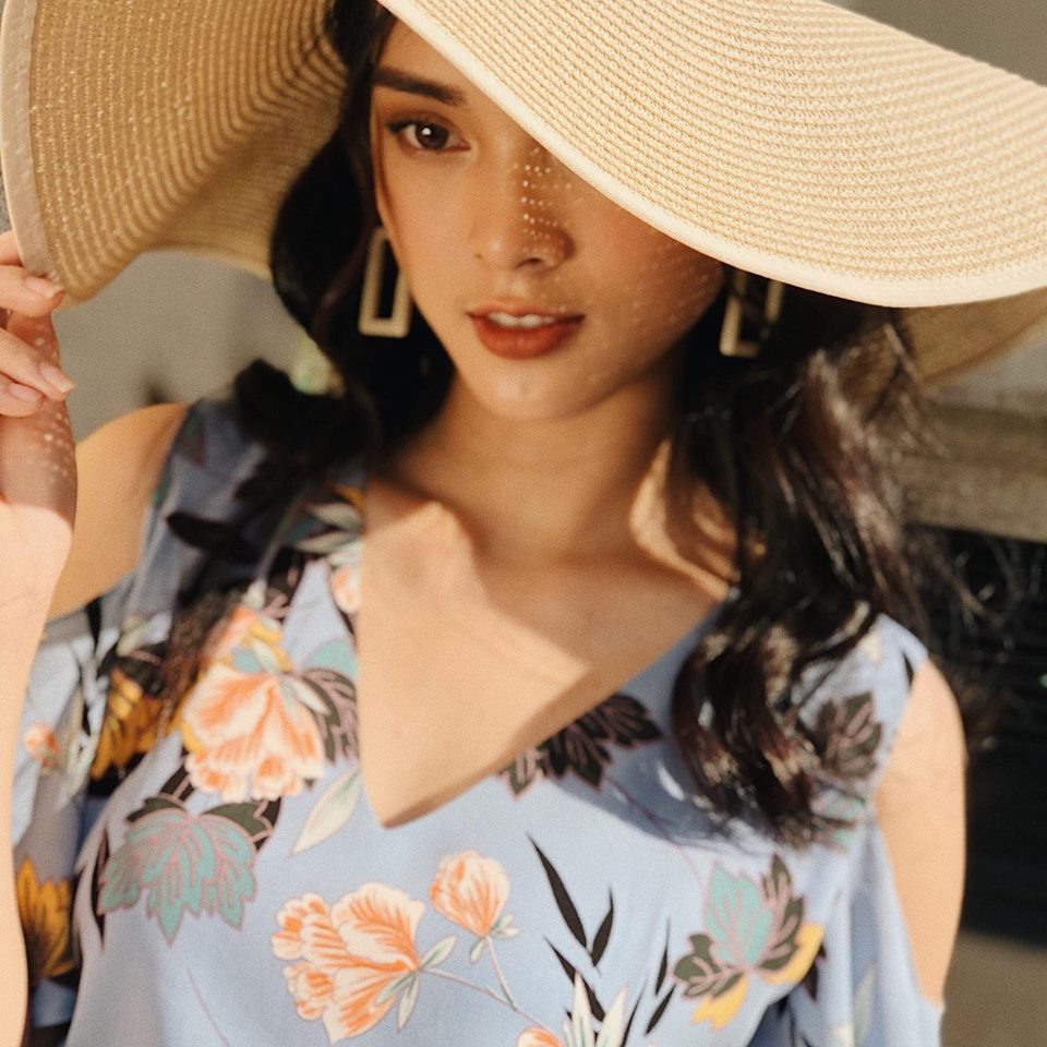 Quỳnh Lương đẹp không tì vết.