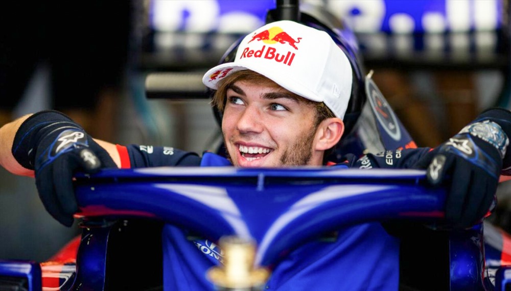 18. Pierre Gasly (Đội Toro Rosso): 400.000 euro/năm.