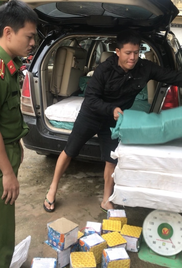 380kg pháo lậu được đối tượng mua với số tiền 40 triệu đồng. Ảnh: HT.