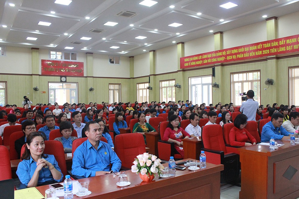Quang cảnh buổi lễ tri ân.