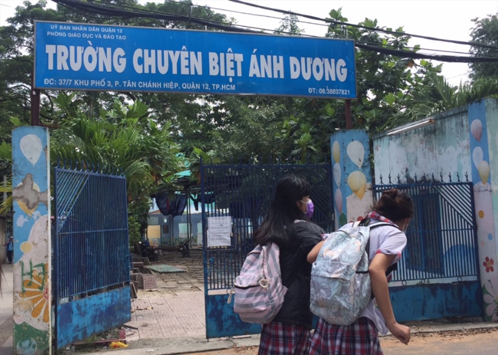 Trường chuyên biệt Ánh Dương hiện đang là nơi học tạp của hàng trăm em bị tự kỷ, khiếm thính, khiếm thị...nhưng vẫn nằm trong hệ thống trường phổ thông nên chế độ cho giáo viên còn nhiều thiệt thòi. Ảnh: T.S
