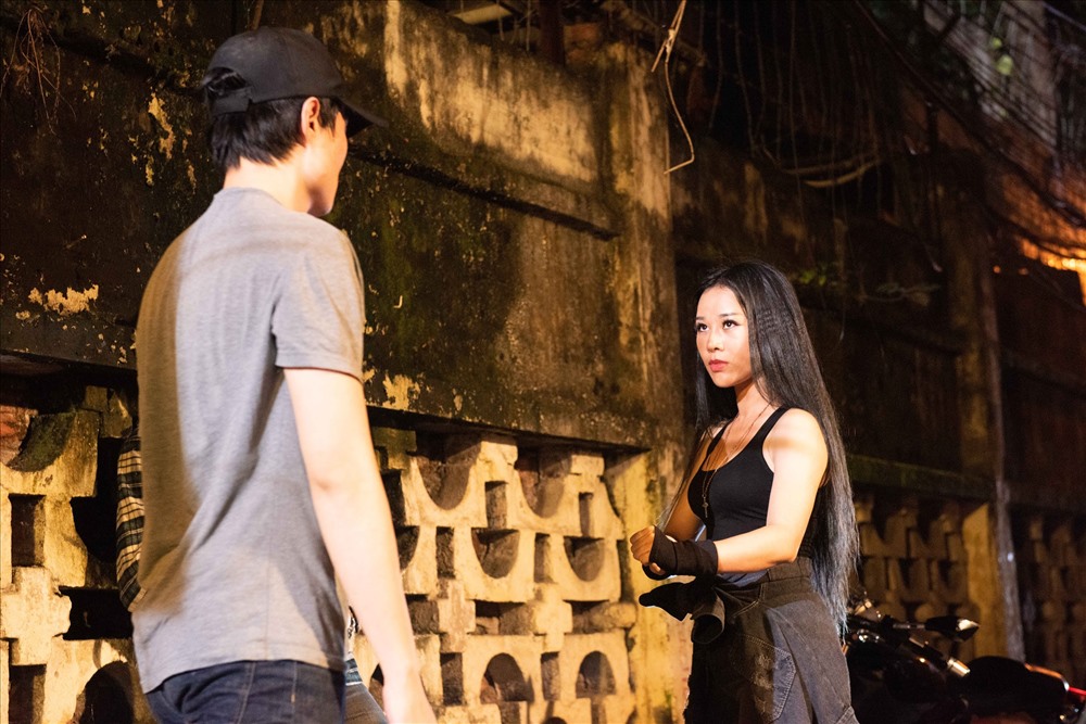 Hoa Trần thoát xác thành cô gái hành động.