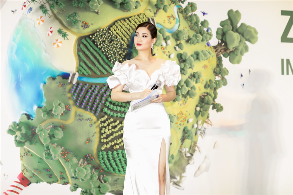 Với lịch trình làm việc bận rộn, những ngày qua Diễm Trang đã phải tích cực dưỡng bệnh để kịp trở lại làm BTV - MC “Toàn cảnh 24h” phát sóng hàng ngày trên kênh VTV9 và những sự kiện khác.