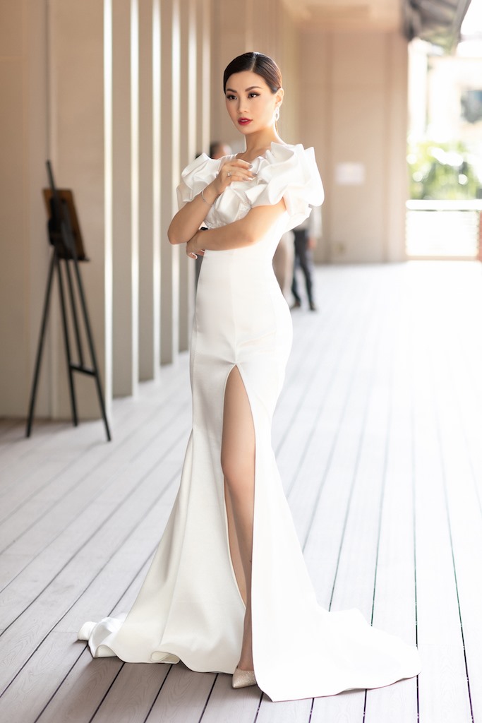 Luôn đặt chữ tín và sự chuyên nghiệp của mình lên hàng đầu nên dù sức khỏe có vấn đề thì xuất hiện trước công chúng, “bà mẹ một con” Diễm Trang vẫn luôn rạng rỡ và nhiều năng lượng.