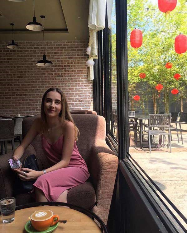 Dù giàu có, tài năng nhưng cô không thích phô trương cuộc sống của mình.