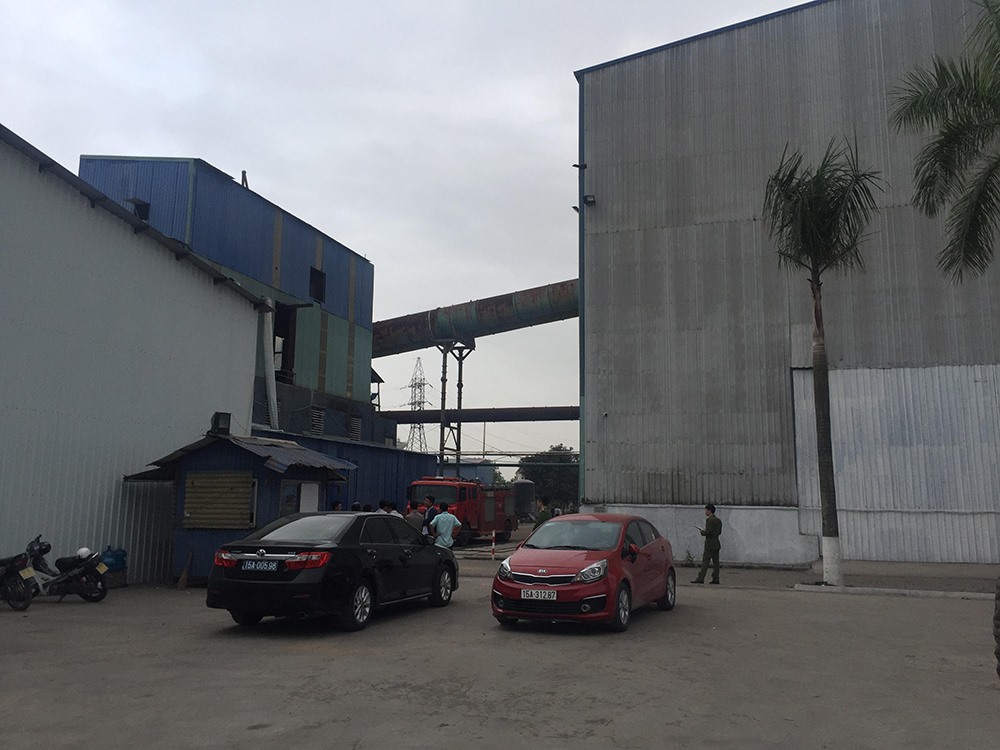 Hiện trường nơi xảy ra vụ cháy nổ khiến 12 người thương vong. Ảnh: PV.