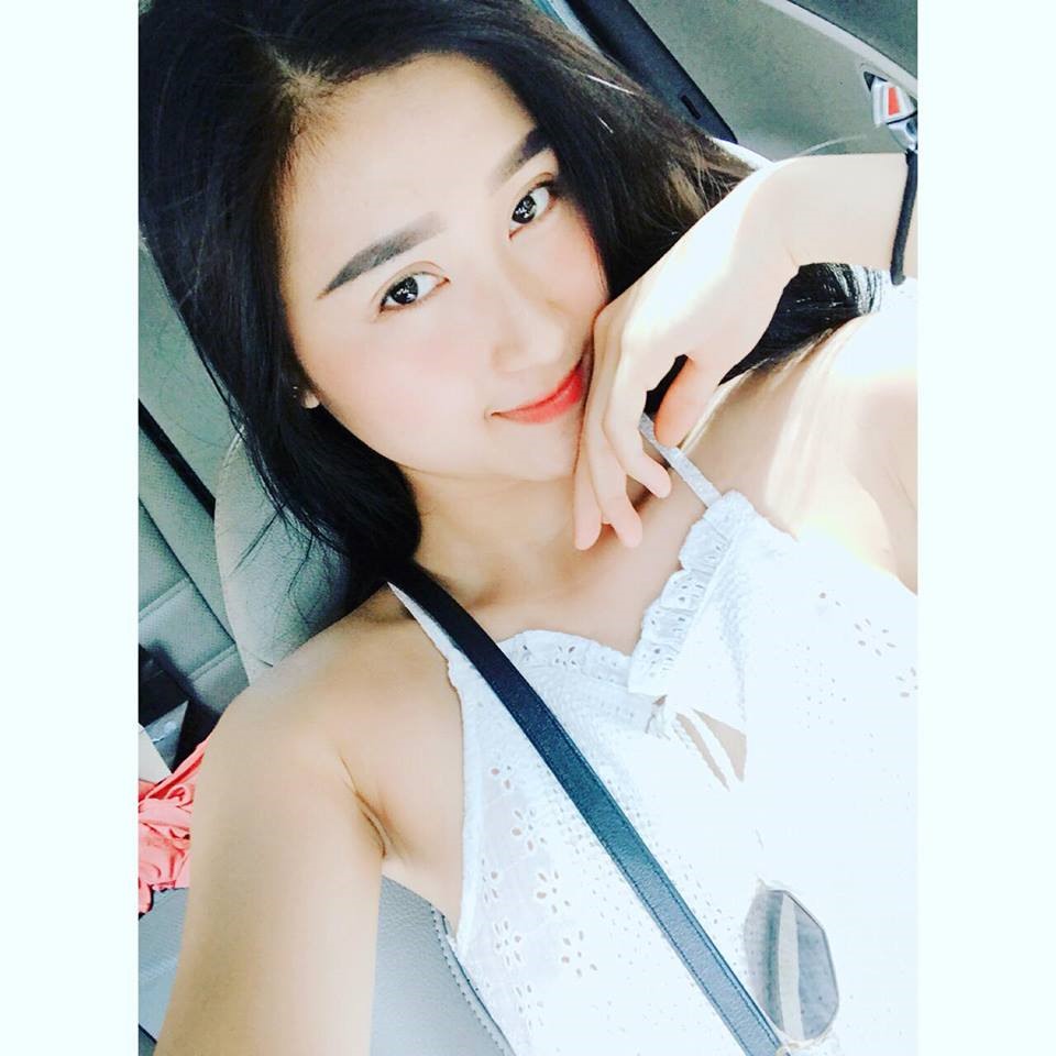 Nhan sắc xinh đẹp của bạn gái tiền vệ Huy Hùng.