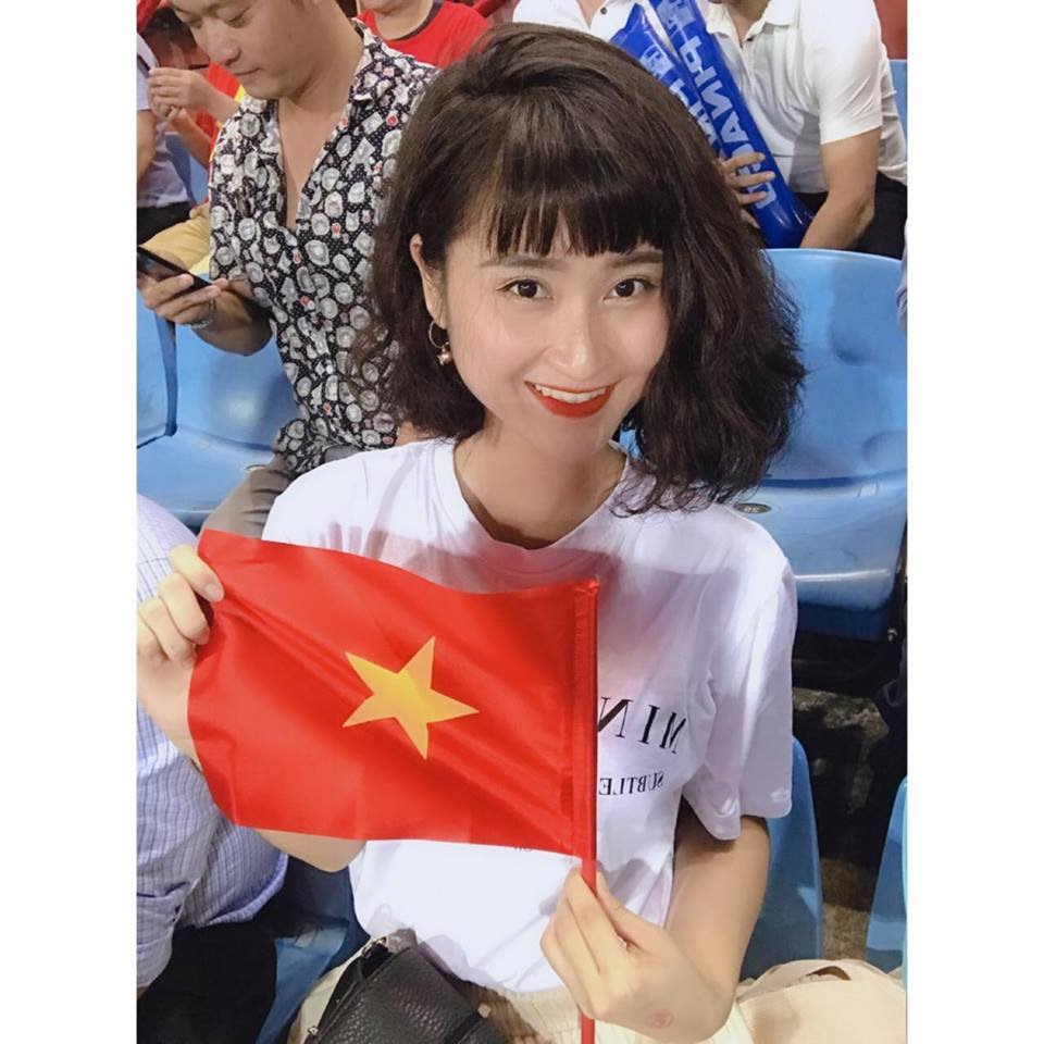 Cô cũng thường xuyên có mặt để cổ vũ bạn trai trong những trận đấu quan trọng.