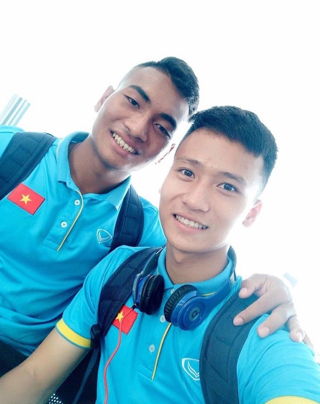 Chàng cầu thủ trẻ sở hữu chiều cao 1m78, với đường nét gương mặt hiền lành, dễ dàng tạo thiện cảm với người hâm mộ.