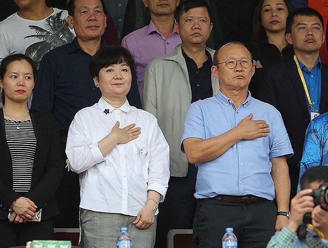 Bà Choi Song-a ủng hộ quyết định sang Việt Nam của chồng vì bà thấu hiểu những đam mê cháy bỏng của chồng.