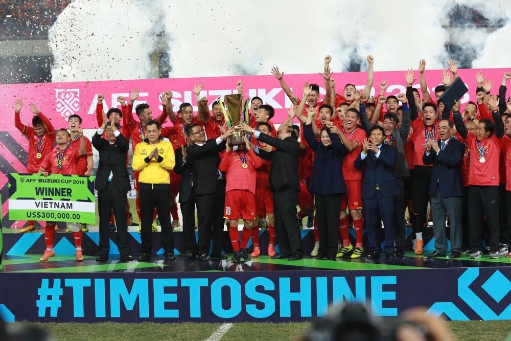 Niềm vui chiến thắng của ĐT Việt Nam khi đoạt chức vô địch AFF Cup sau 10 năm chờ đợi. Ảnh: Đăng Huỳnh.